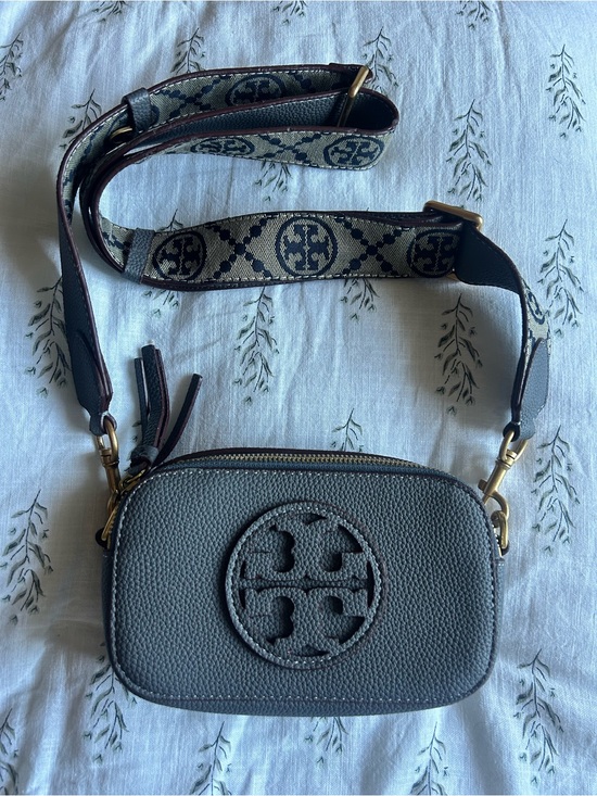 Tory Burch Handbags - Tory Burch Crossbody Bag